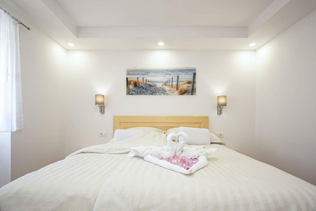 Old Beauty Apartment Novi Vinodolski Luaran gambar